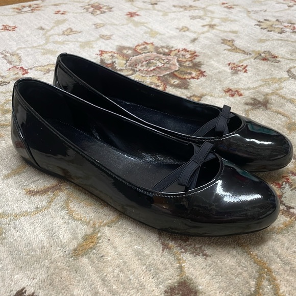 Prada flats - Picture 2 of 10